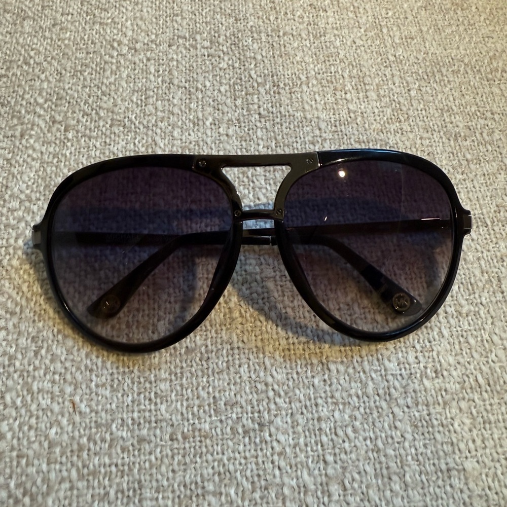Stylish Michael Kors Black Aviator Sunglasses